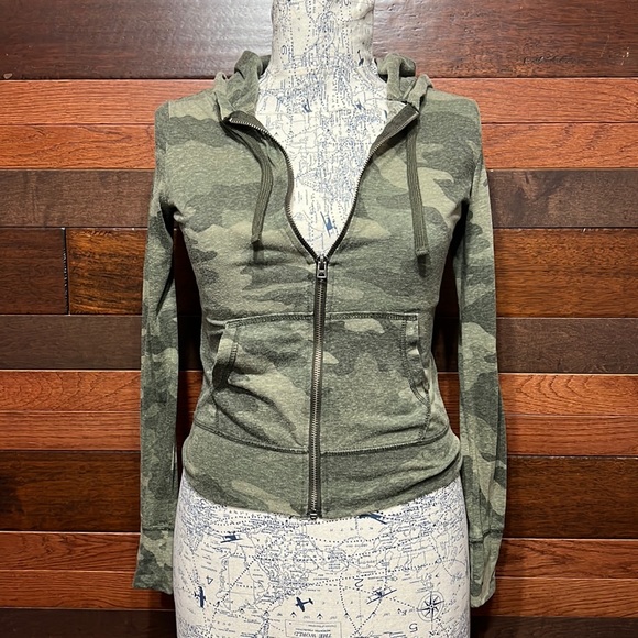 Aeropostale Tops - Aeropostale Camo Zip Down Hoodie